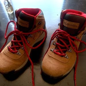 Columbia Newton Ridge Plus Waterproof Amped Women's Hiking Boots-only worn once!